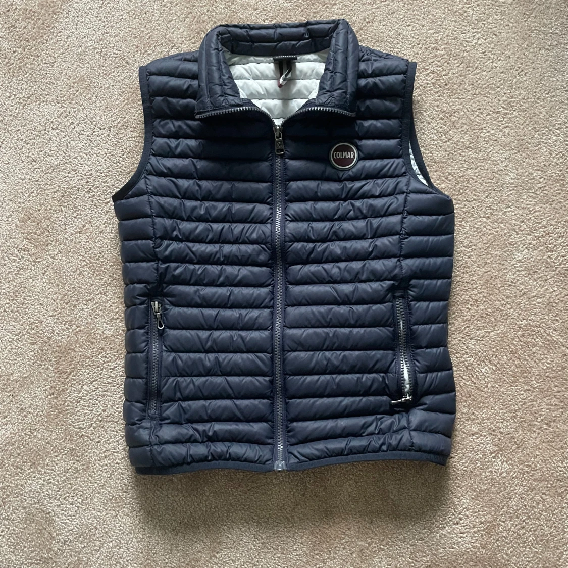 Mörkblå dunväst från Colmar