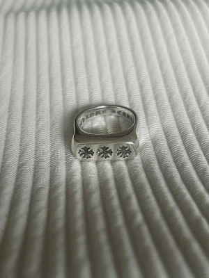 Rebel Triple Cross - Storlek 9 (19mm)