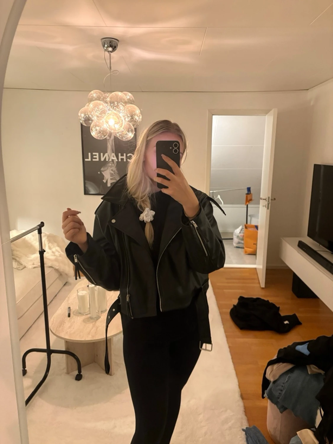 Svart skinnjacka med bälte🖤