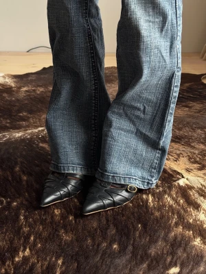 Ballerina flats - Supersnygga ballerina flats (liten klack) från Bronx i äkta läder. Handgjorda i Brasilien, köpta i en vintagebutik. Säljer pga att de tyvärr är lite stora på mig🥲  Kan gå ner i pris vid snabb affär