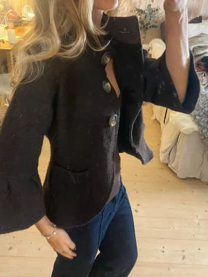 Ull trekvartsärmad kofta - SÅ snygg