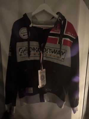 Hoodie - Storlek m! 500kr. Skriv vid frågor 
