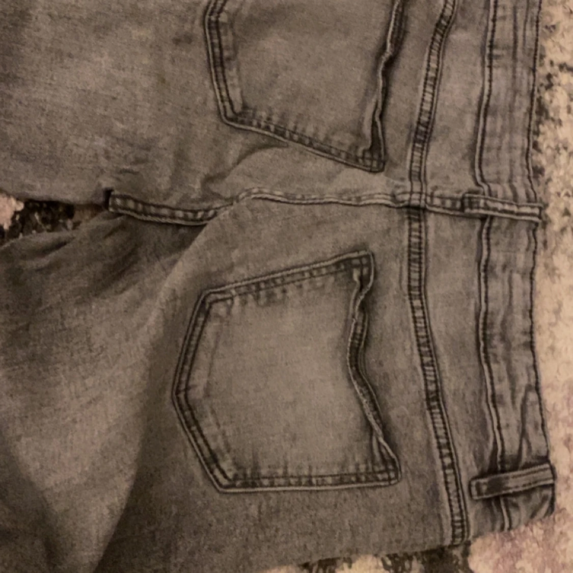 Gråa bootcut jeans från Gina Tricot - 2