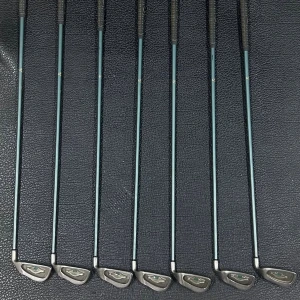 Callaway Irons - Sats med Callaway Big Bertha järnklubbor, 7 stycken 4-PW. Klassiska och populära klubbor med bra känsla och kontroll. Klubbhuvudena visar normalt bruksslitage men är i gott skick. Perfekt för både nybörjare och erfarna golfare. 