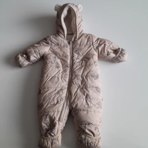 Overall för vintren.. - Perfekt för vintern helt ny för bebisar. Ny tvättad och tjockt inuti för kalla perioder.