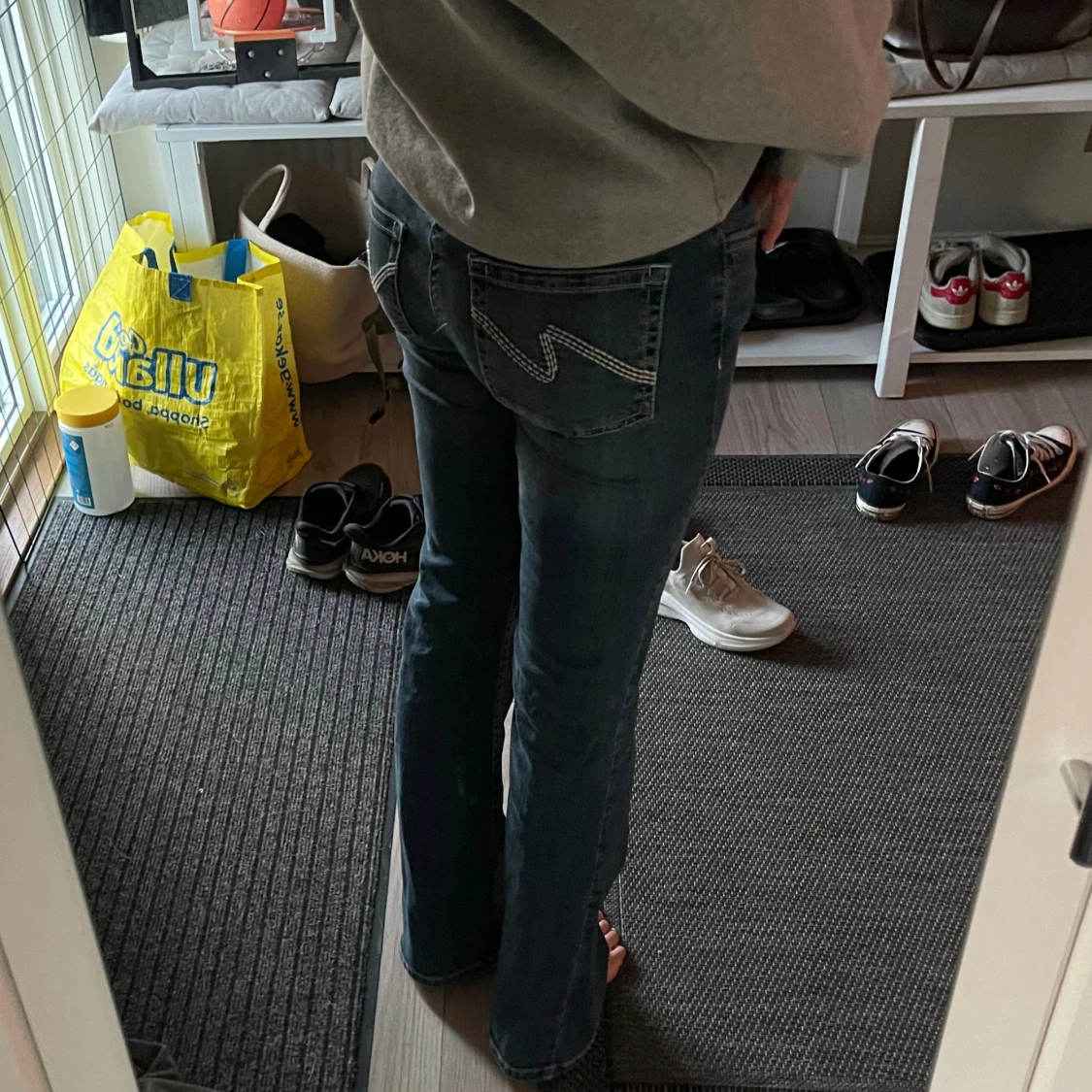 Mörkblå jeans  - 1