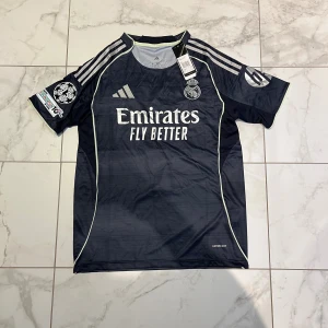 Real Madrid T-Shirt ”Vini Jr” - Helt ny aldrig använt 👍