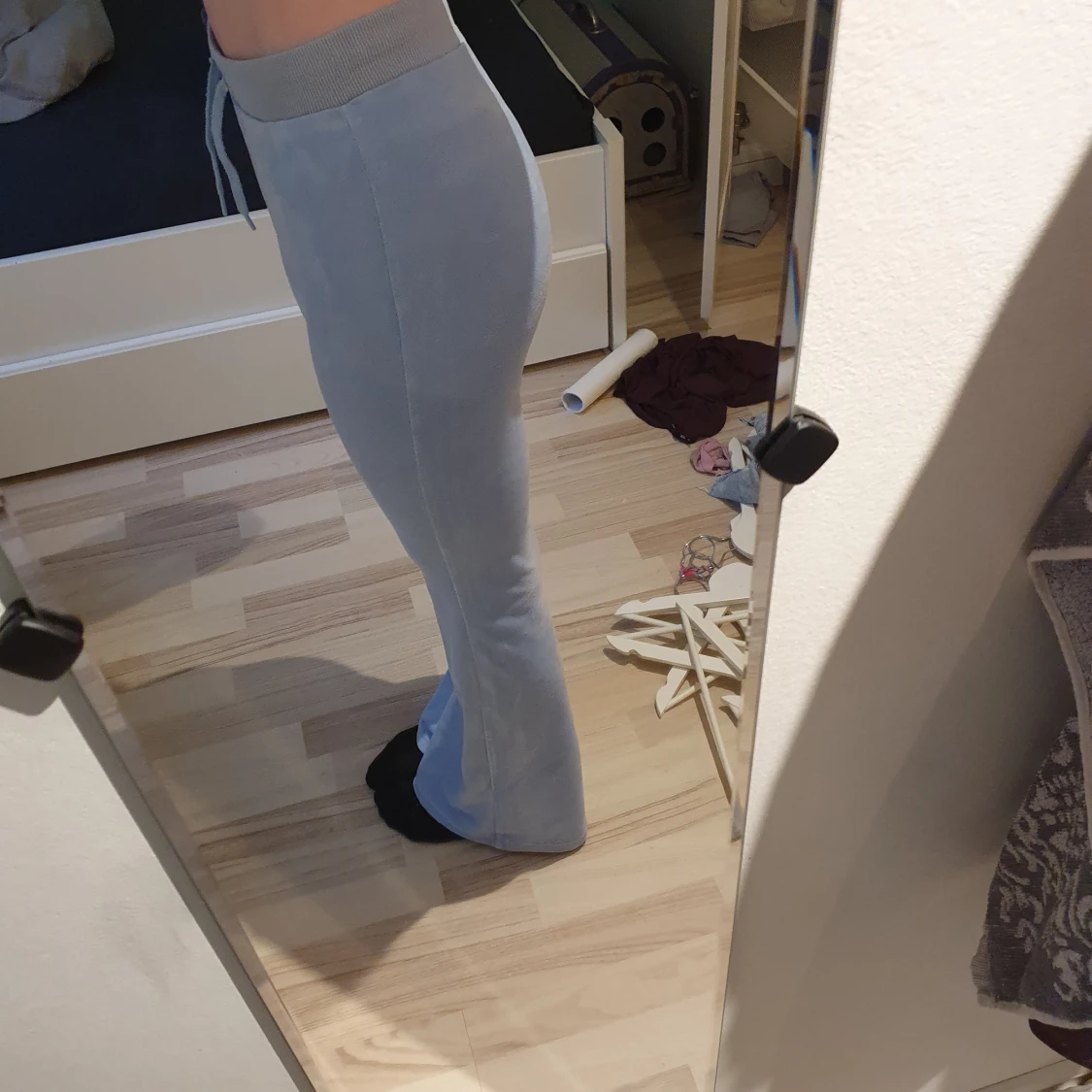 Ljusblå mjukisbyxor med bootcut - 2