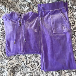 Juicy set Lila💜 - Köpt på Vinted. Ej använd