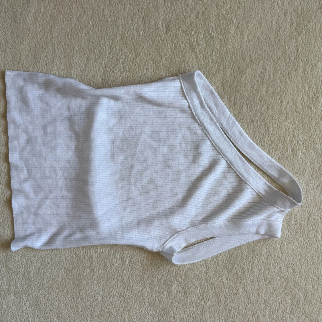 Vit one shoulder topp Pull&Bear