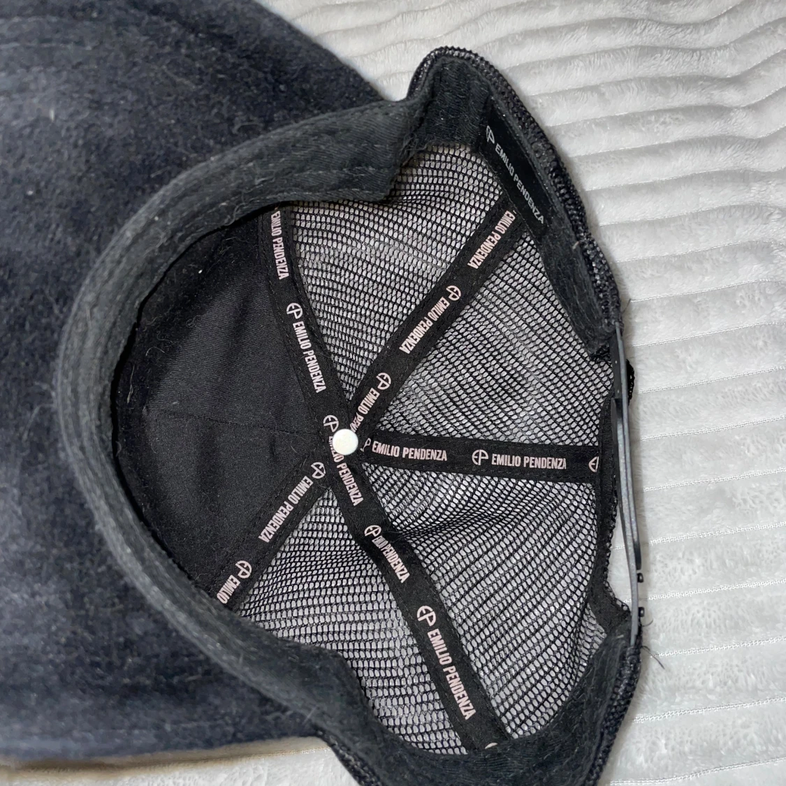 Svart keps Emilio Pendenza mesh - 3