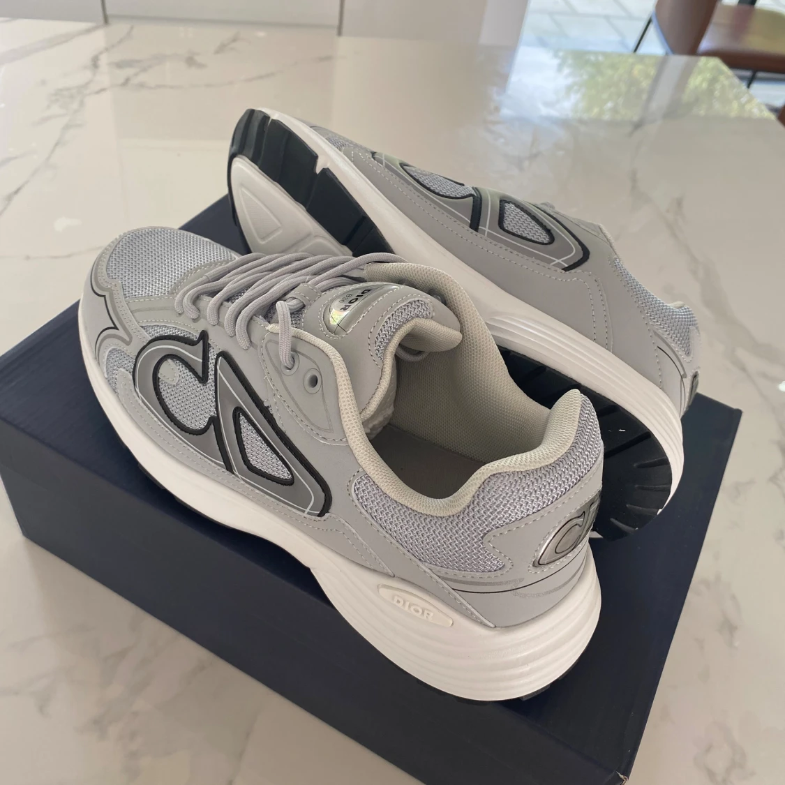 Grå Dior B30 - 2