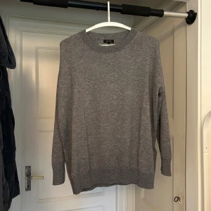 Massimo Dutti tröja  - Massimo Dutti tröja | Bekväm och lätt bomullströja Storlek: M men står XS | Skick: 9/10 | Kan mötas upp | Skriv om minsta funderingar | 