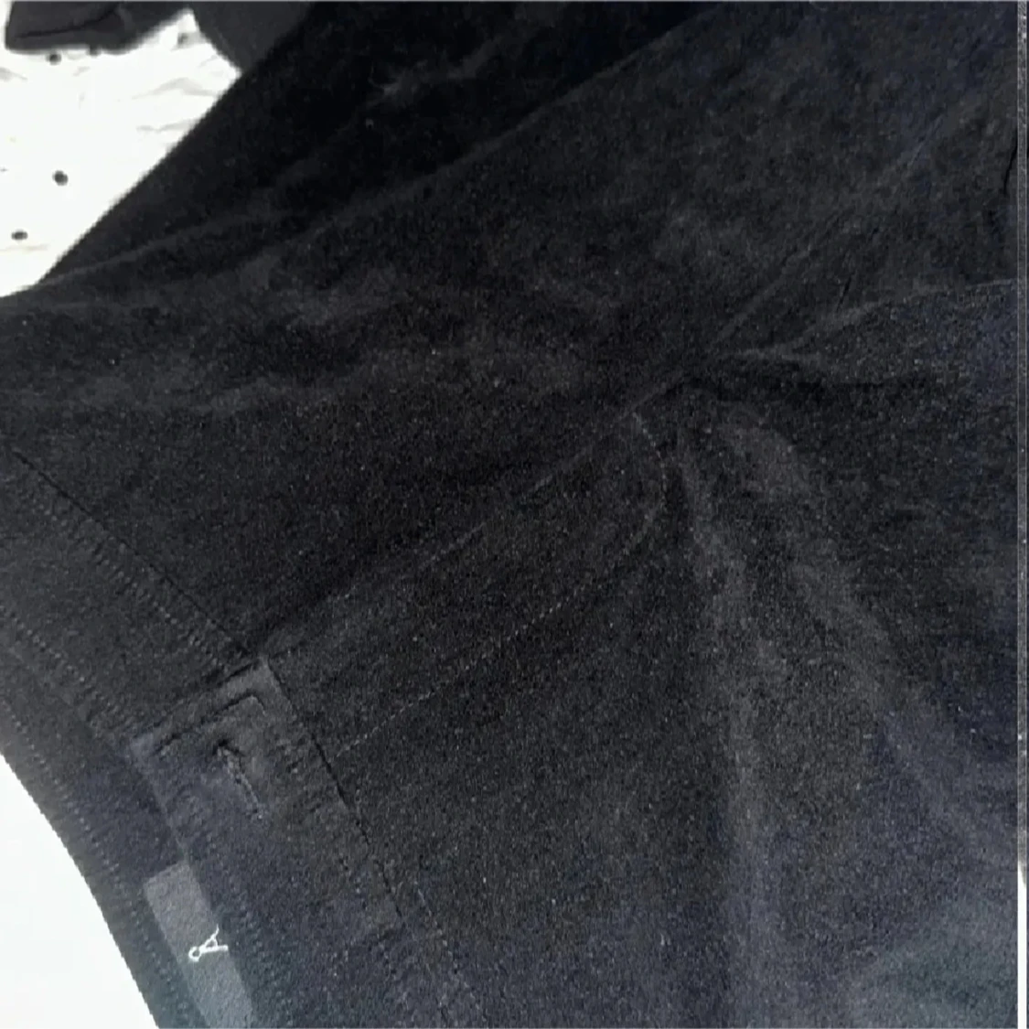 Svarta bootcut byxor i mjukt tyg - 4