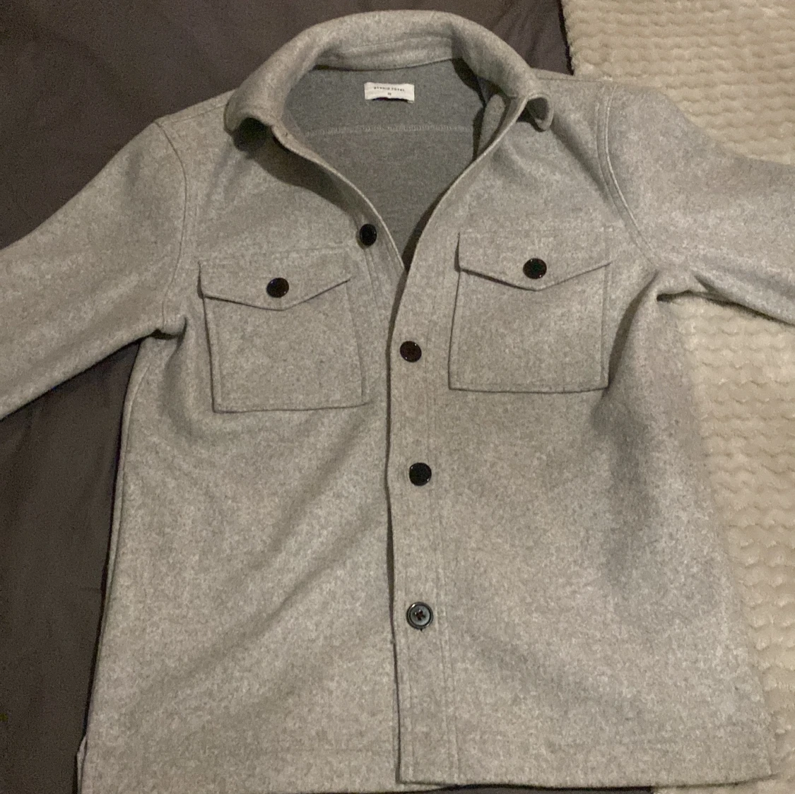 Grå overshirt från studio Total - 2