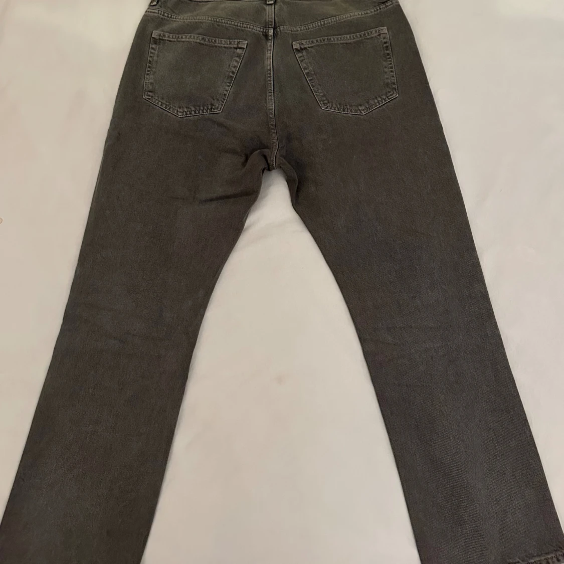 Mörkgrå jeans från Weekday - 2