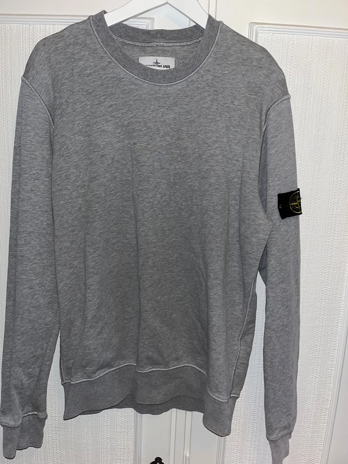 Grå sweatshirt från Stone Island