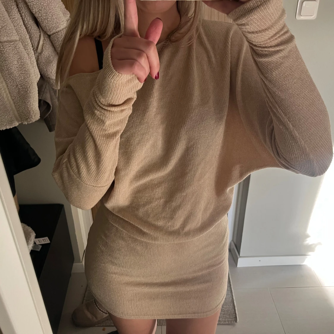 Off shoulder klänning