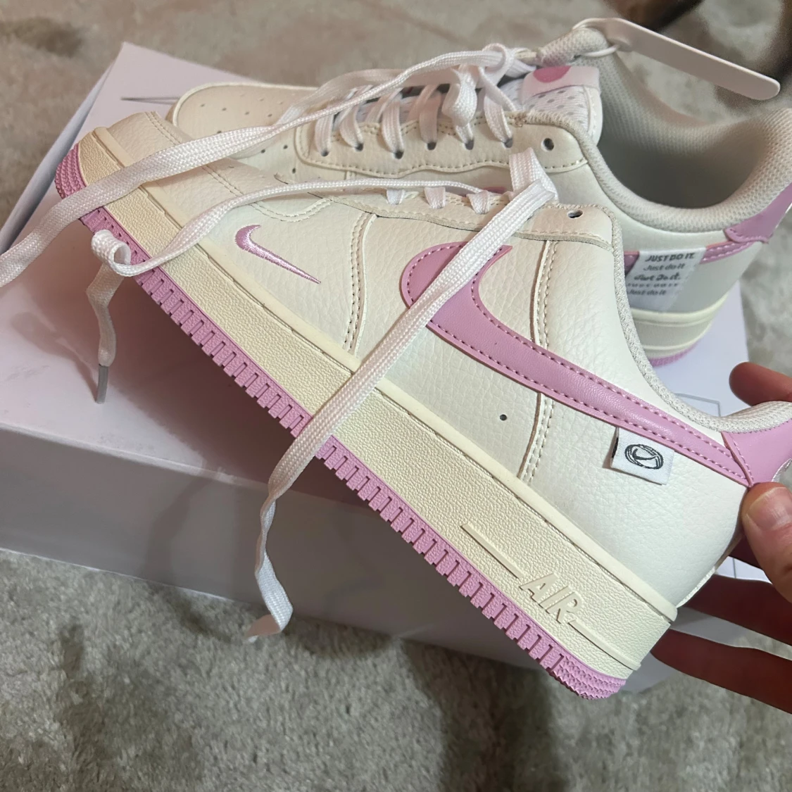 Nike Air Force 1 Low vit/rosa - 1