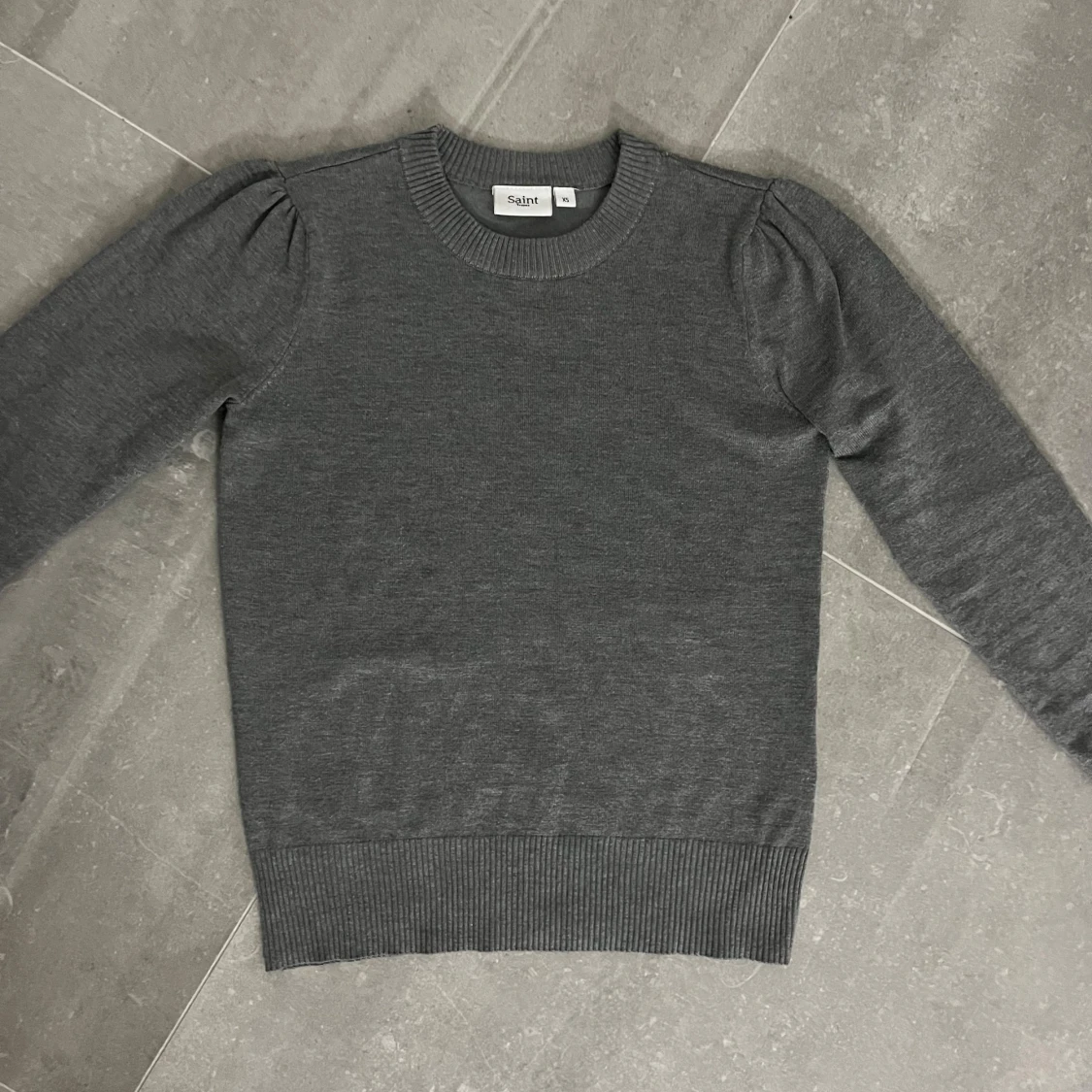 Grå tröja  - 3