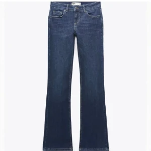 Flare lågmidjade jeans  - Flare lågmidjade jeans från Zara 🩵
