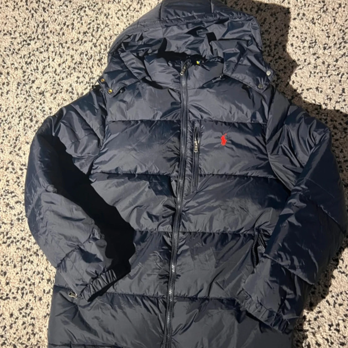 Mörkblå pufferjacka från Polo Ralph Lauren