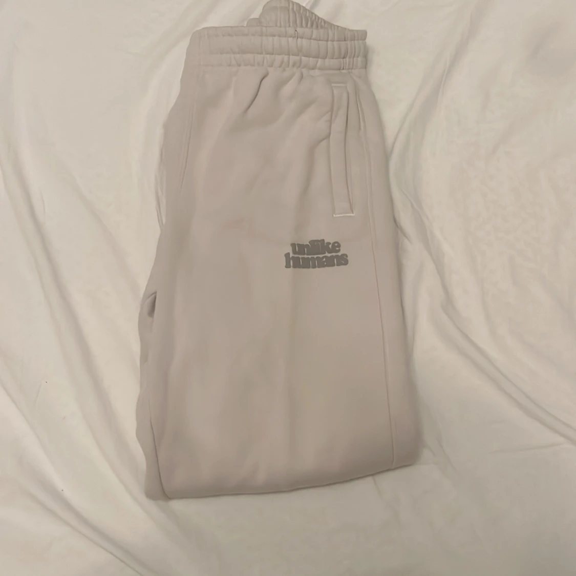 Unlike Human hoodie och byxor set—pris kan diskuteras - 2