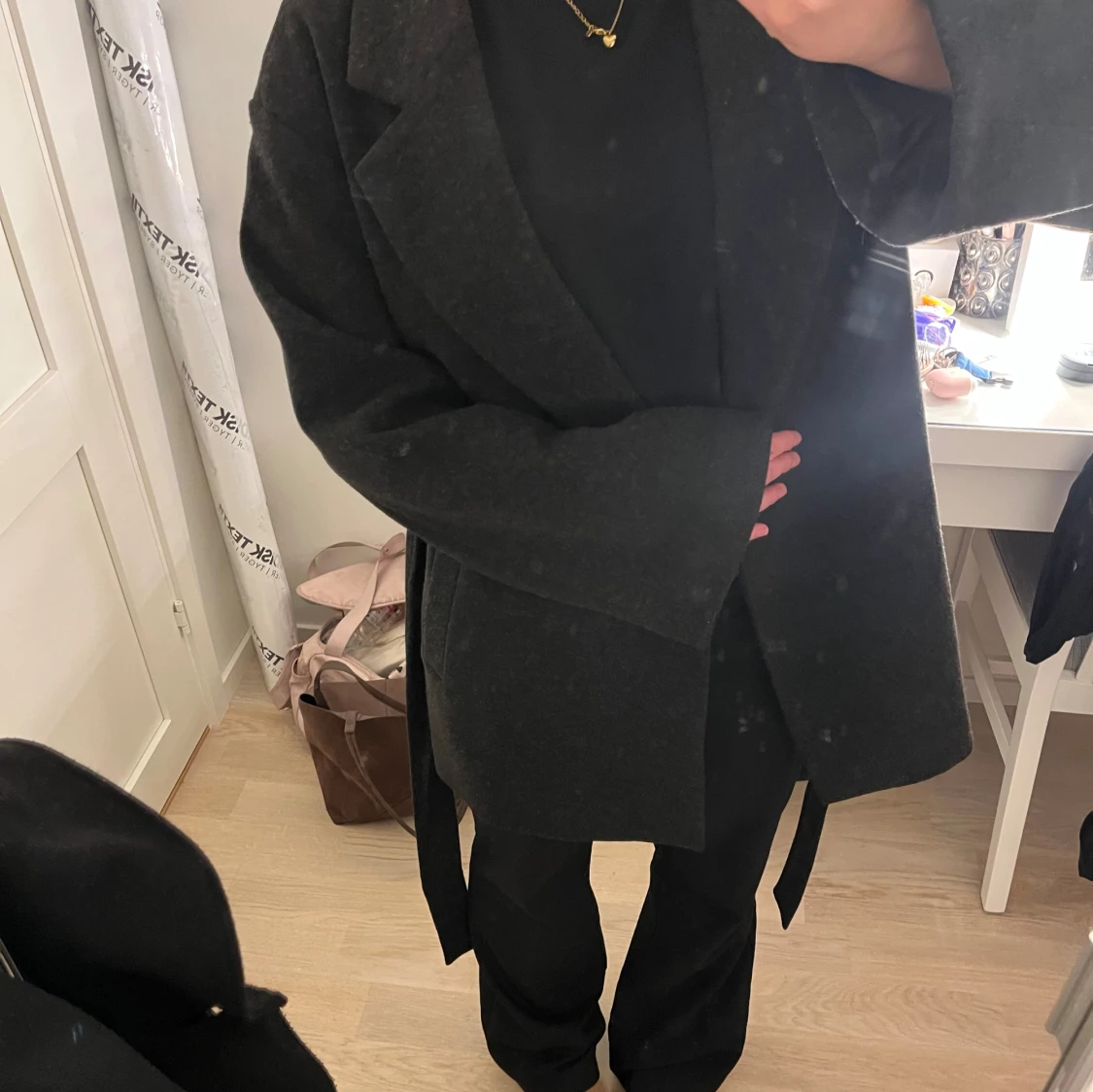 Mörkgrå kappa med bälte från 157 - 2