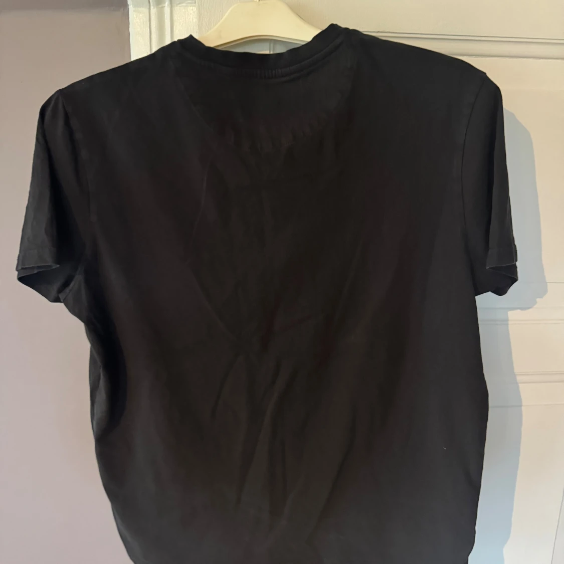 Svart t-shirt från Lyle & Scott - 1