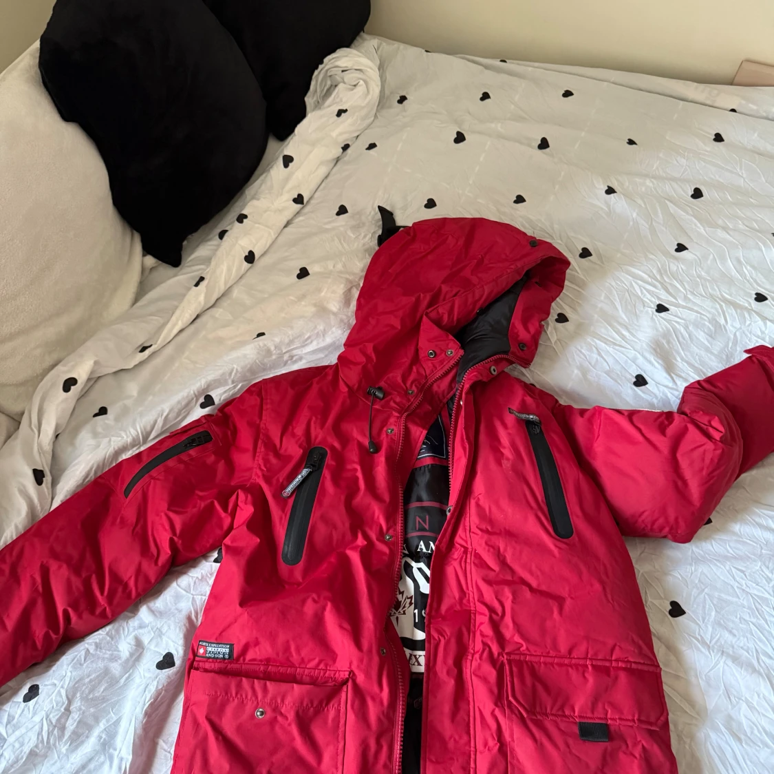 Röd pufferjacka från Simon and Son - 1