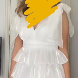 Vit kläning - Vit klänning 