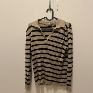 Snygg randig tröja - Snygg randig tröja.