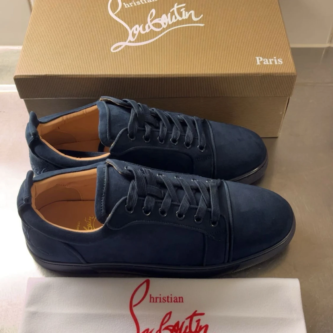 Mörkblå sneakers från Christian Louboutin - 1