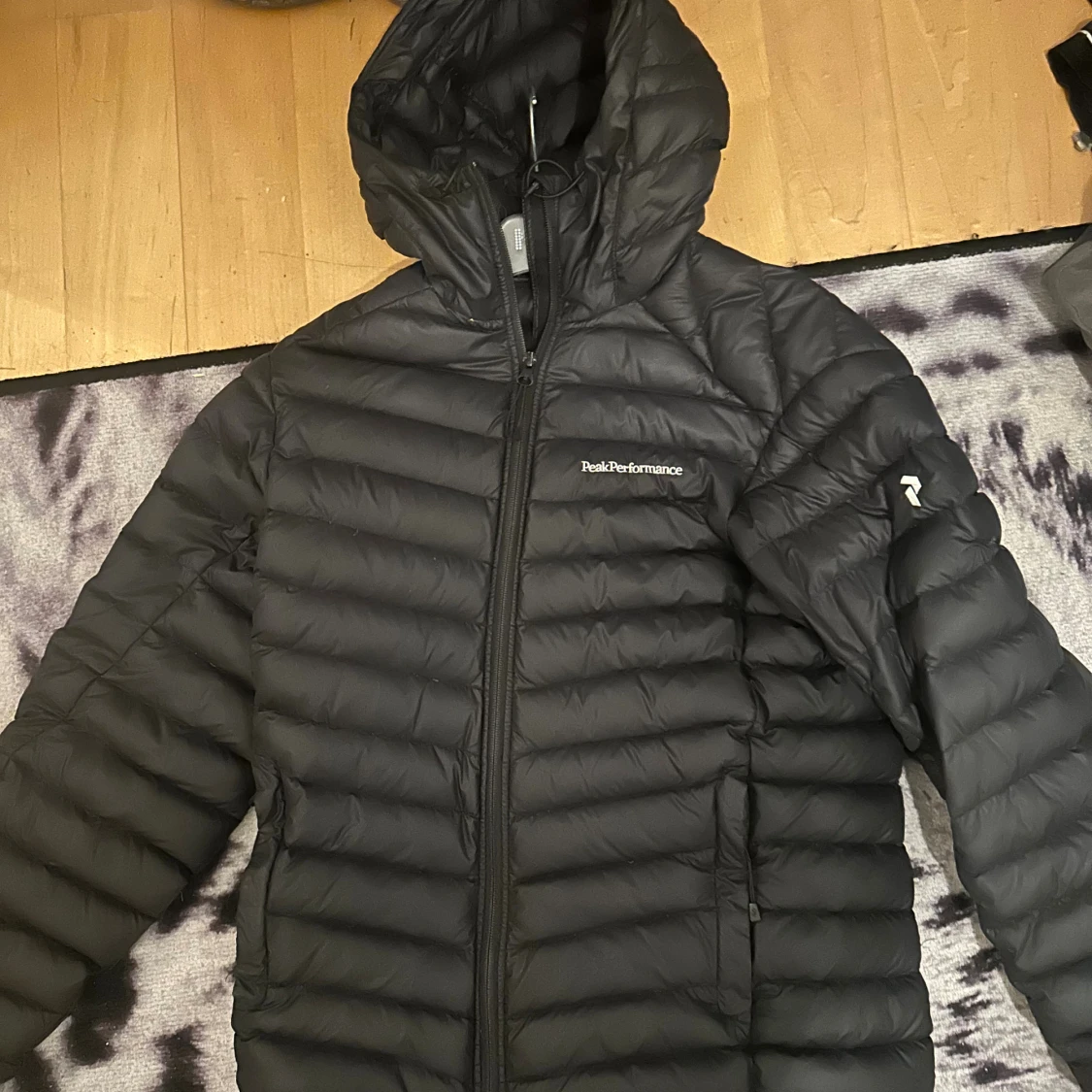 Svart dunjacka Peak Performance - 2