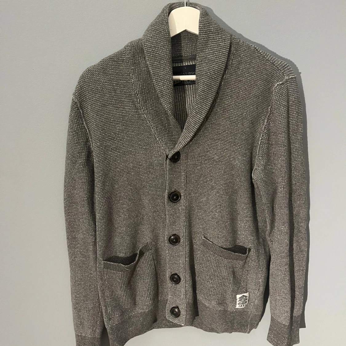 Grå kofta från Angelo Litrico