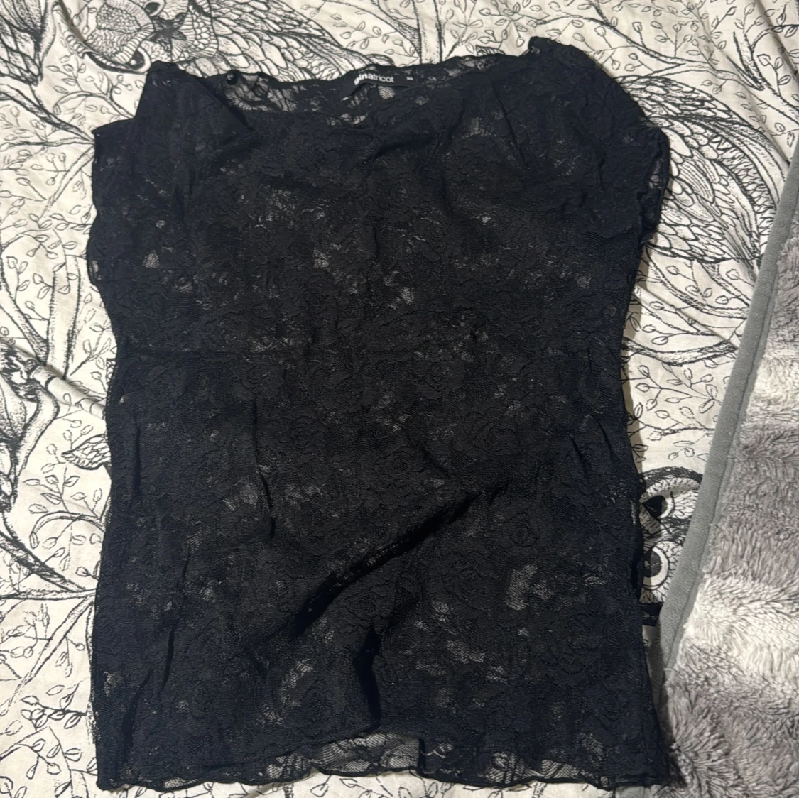 Svart spetsblus från Gina Tricot XS