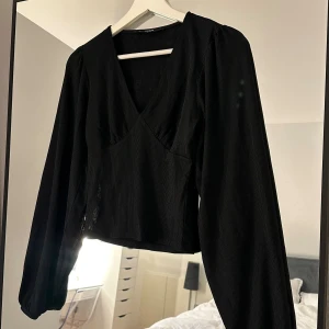 Blus BikBok - Supersöt blus från BikBok! Inga defekter💗