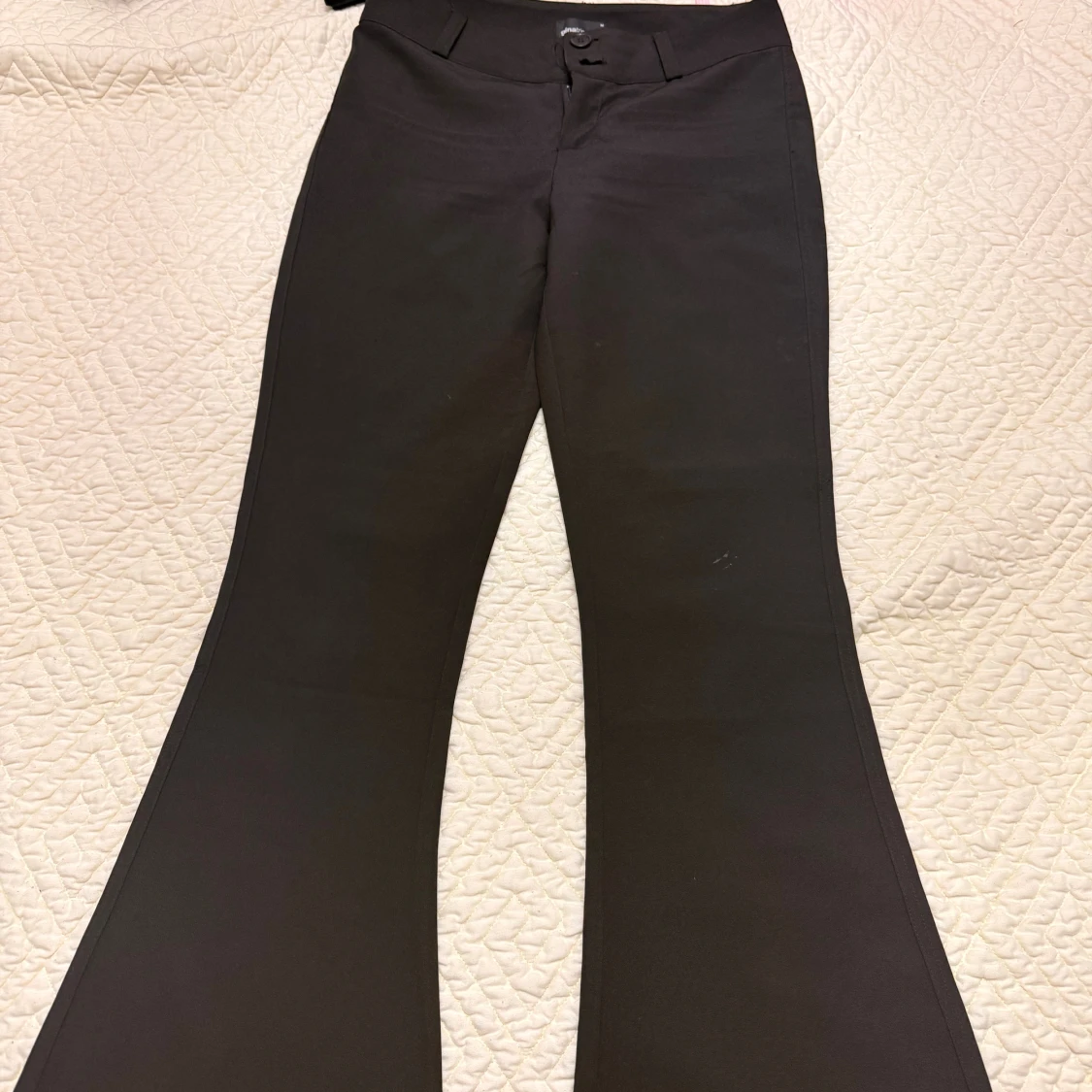 Svarta bootcut kostymbyxor med fickor - 1