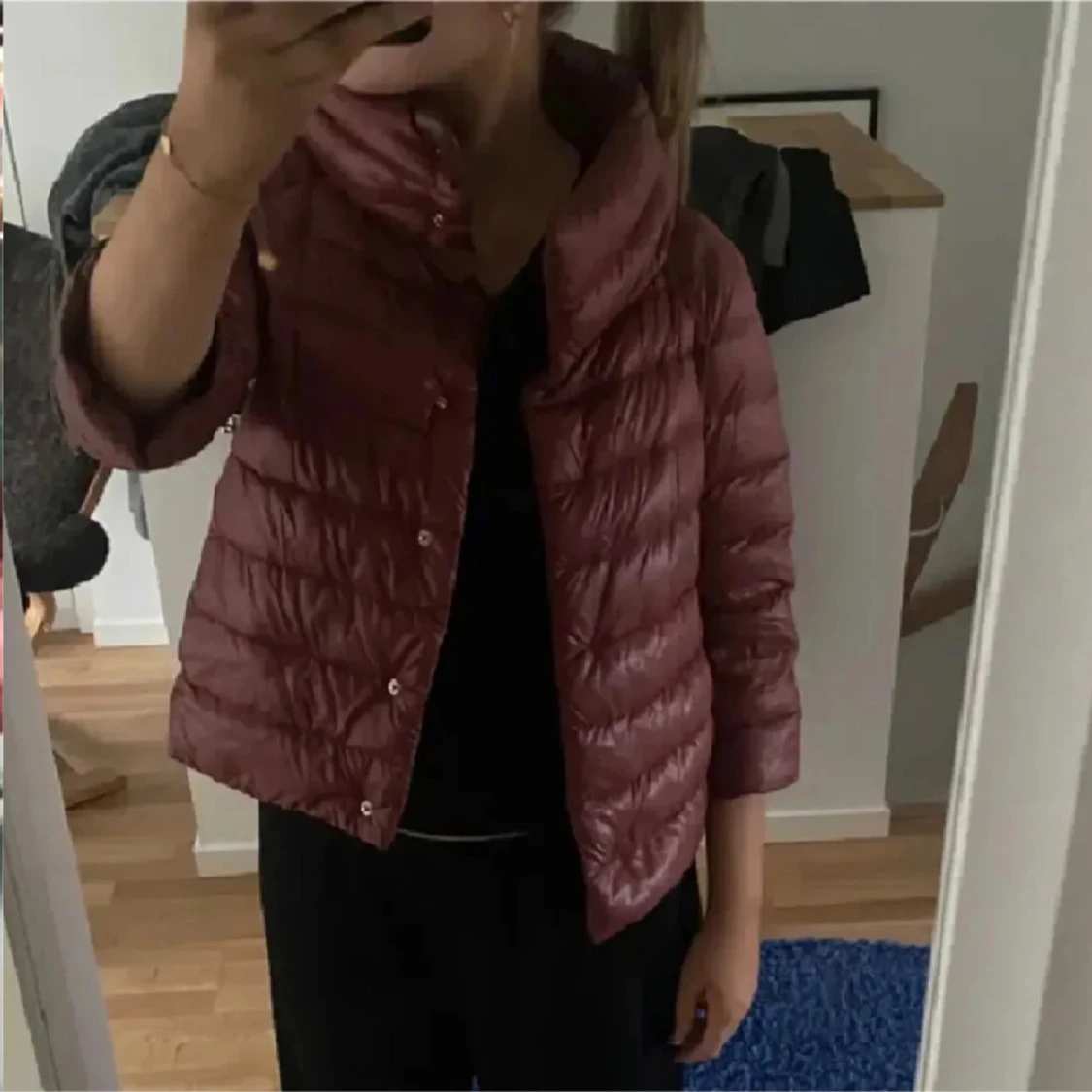 Vinröd Herno jacka med hög krage - 2