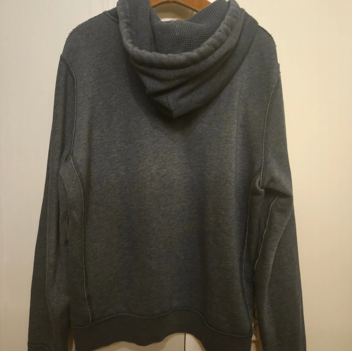 Mörkblå hoodie från Abercrombie & Fitch - 1