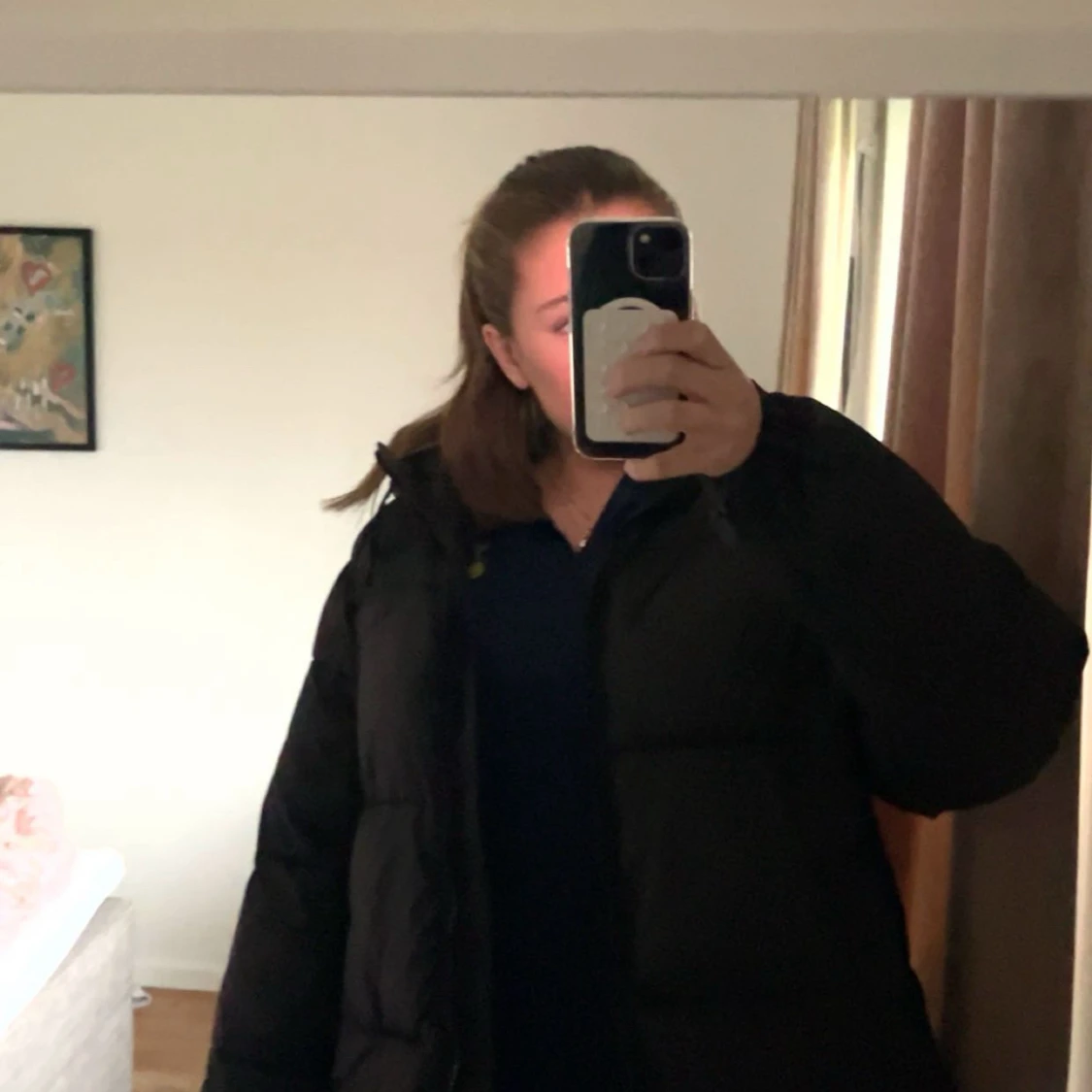 Svart pufferjacka med huva - 1