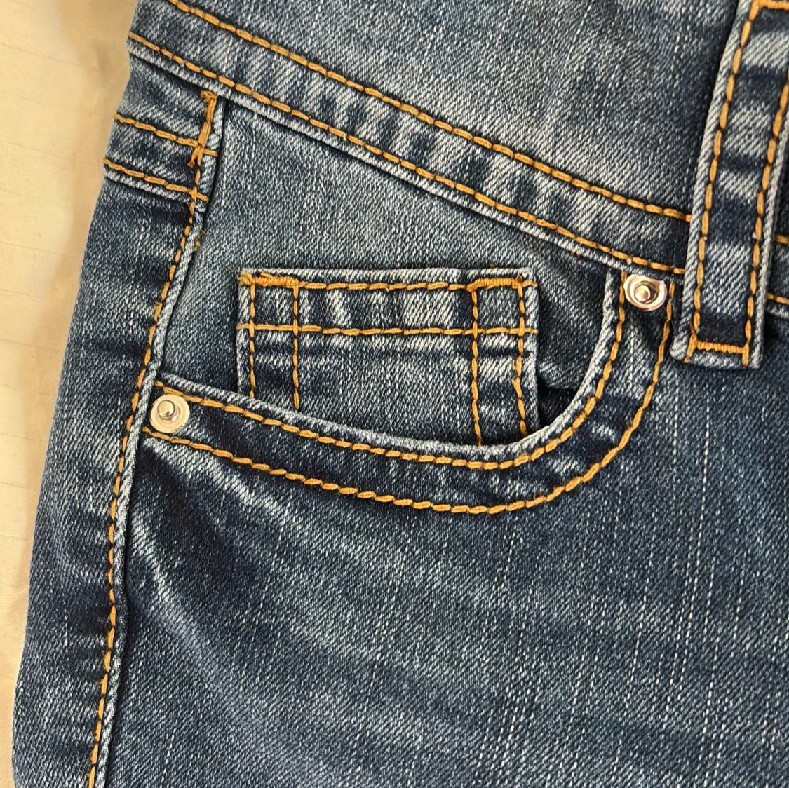 Blå bootcut jeans från RYVLS - 3