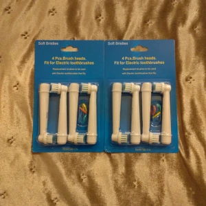 Huvud el tandborste - 8 st mjuka ersättningsborsthuvuden för eltandborstar, modell SB-17A. Passar de flesta elektriska tandborstar. Oöppnade förpackningar, varje paket innehåller 4 borsthuvuden med färgade ringar för enkel identifiering. Perfekt för hela familjen.
