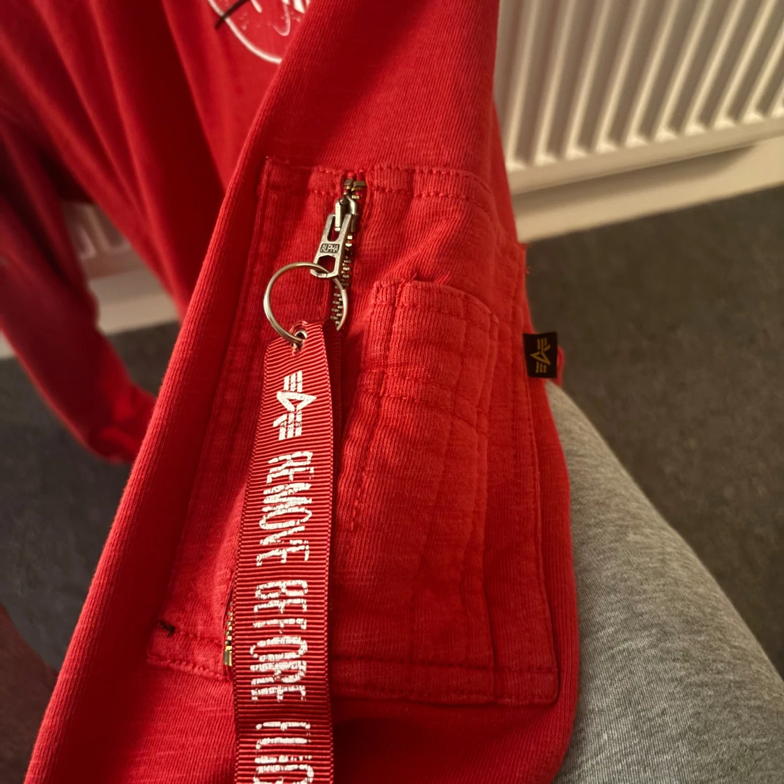 Röd Alpha Industries - 2