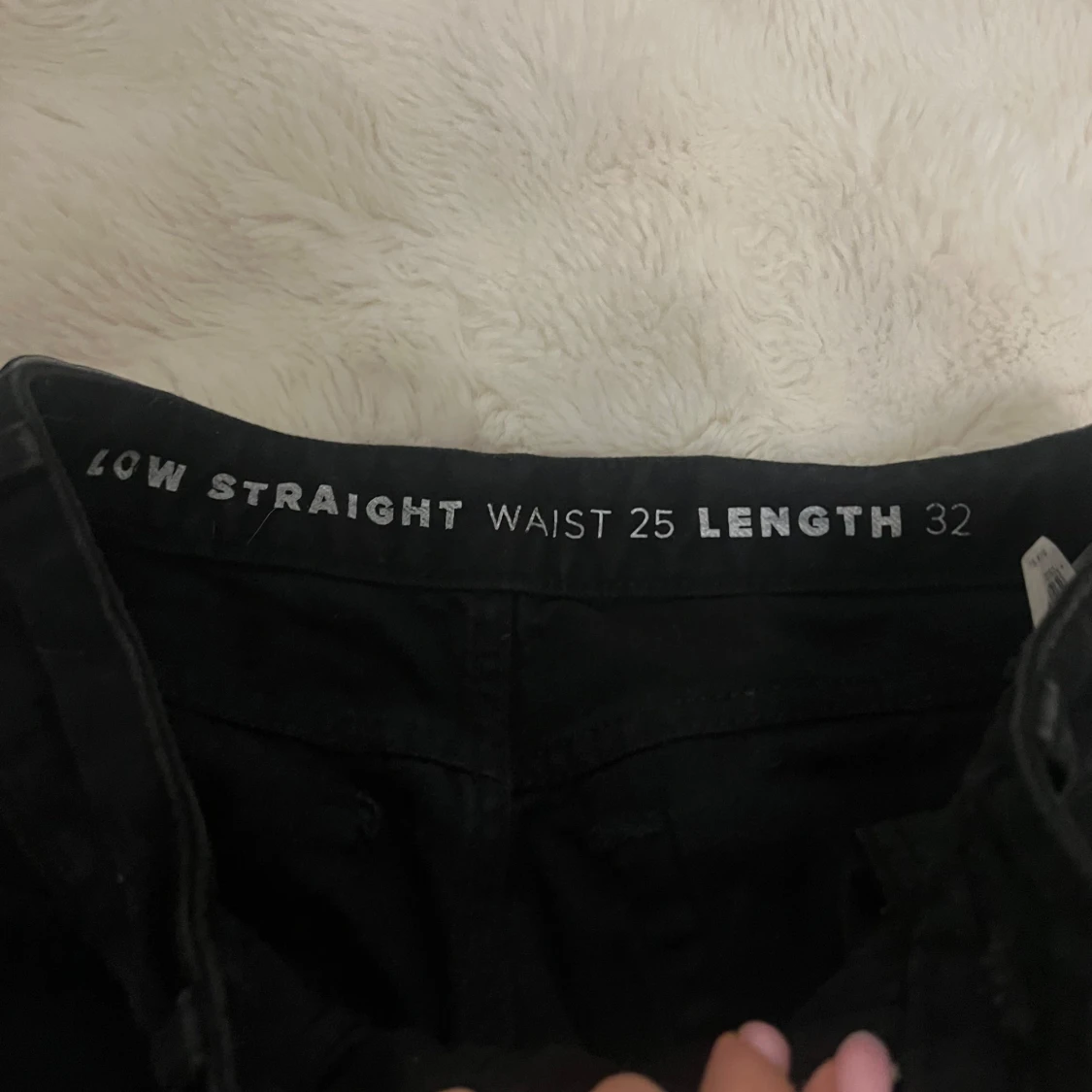 Svarta low waist straight jeans från demim  - 1