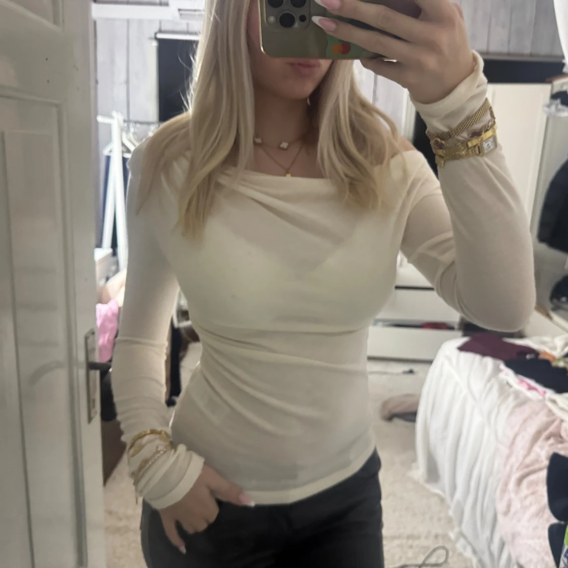 Offshoulder vit långärmad topp - 1