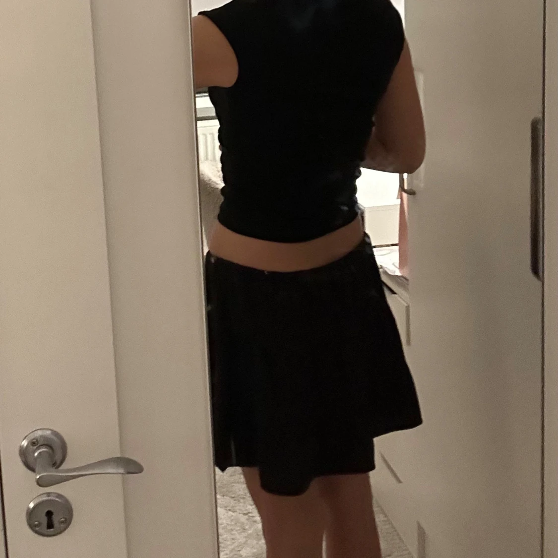 Svart volangkjol  - 1