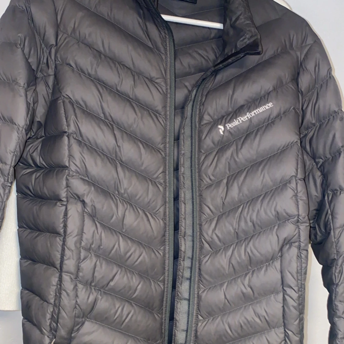 Grå dunjacka Peak Performance S - 2