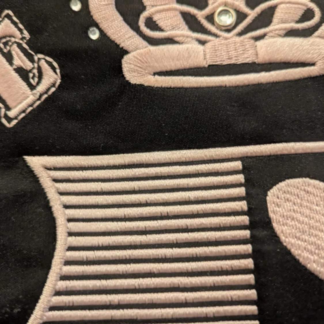 svart och rosa axelväska - 1