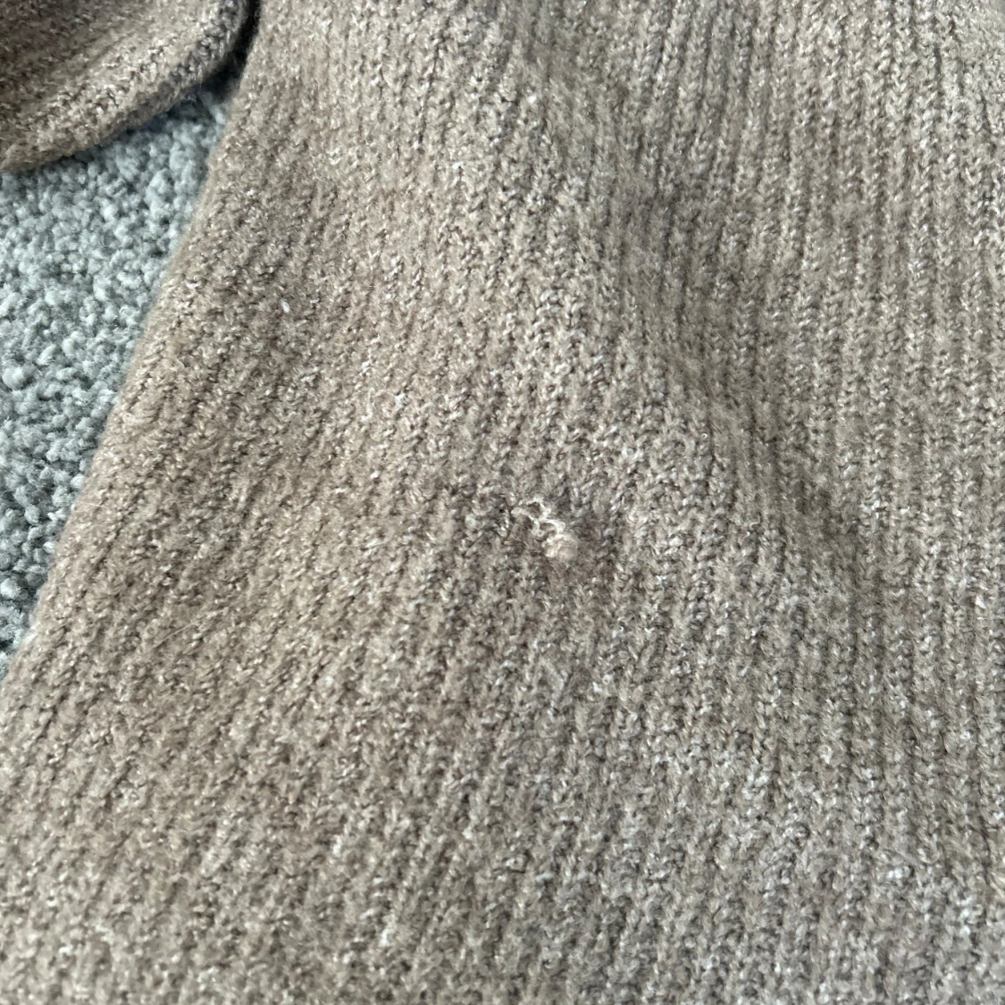 Brun stickad kofta  - 2